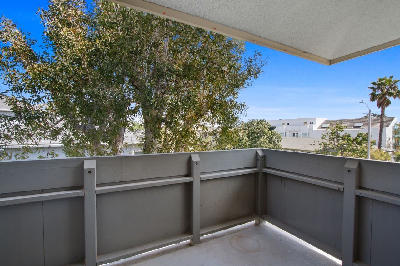 2107 Montana Ave - Photo 4 of 4