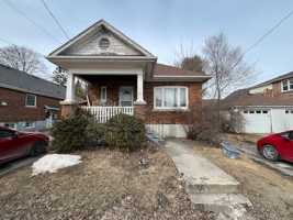 featured image of 711 Brock St #UPPER