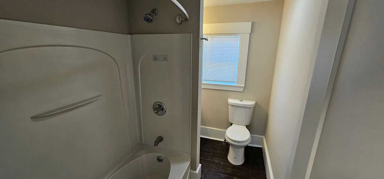 Amoskeag Apartments - Photo 7 of 8