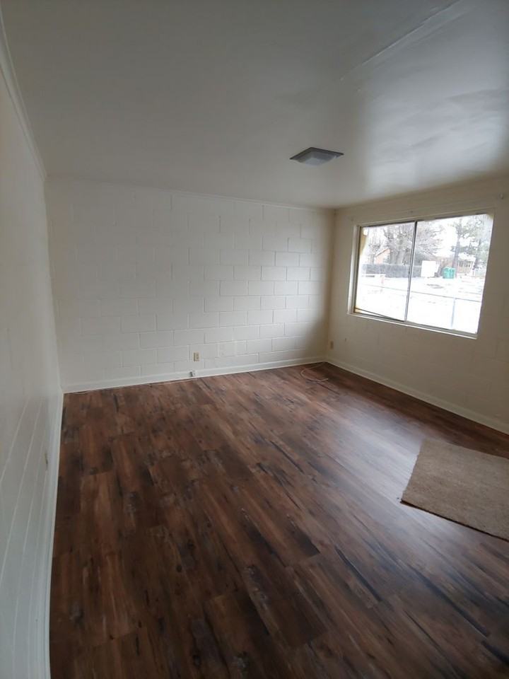 1820 Fargo St - Photo 2 of 6