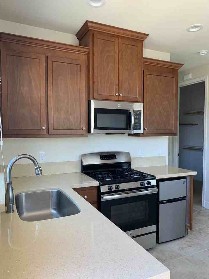 962 Perennial Ter - Photo 5 of 40