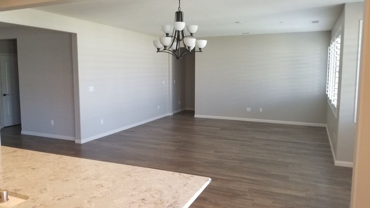 13810 Elbury Ave - Photo 6 of 15