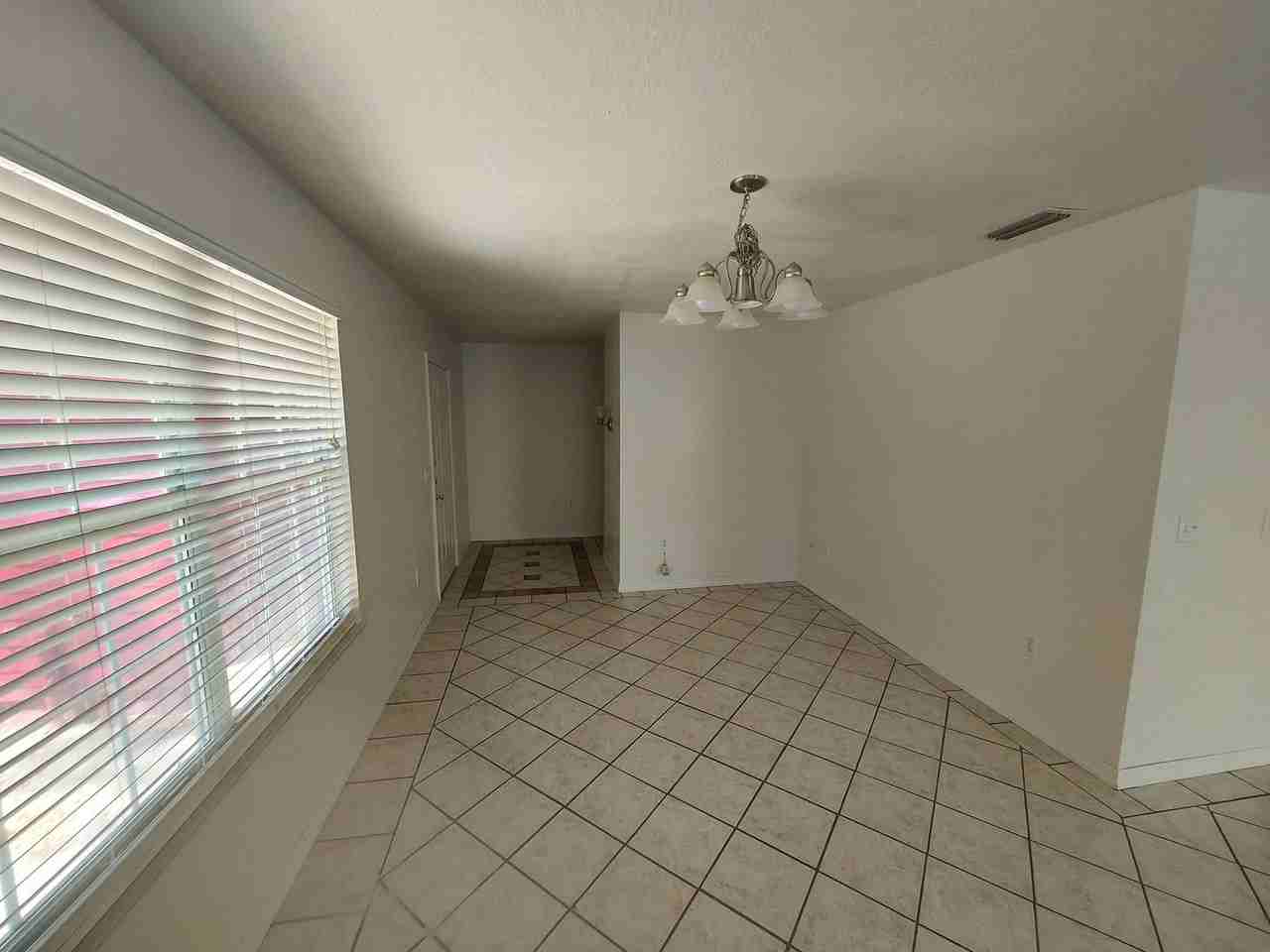 16840 Se 52nd Pl - Photo 3 of 13