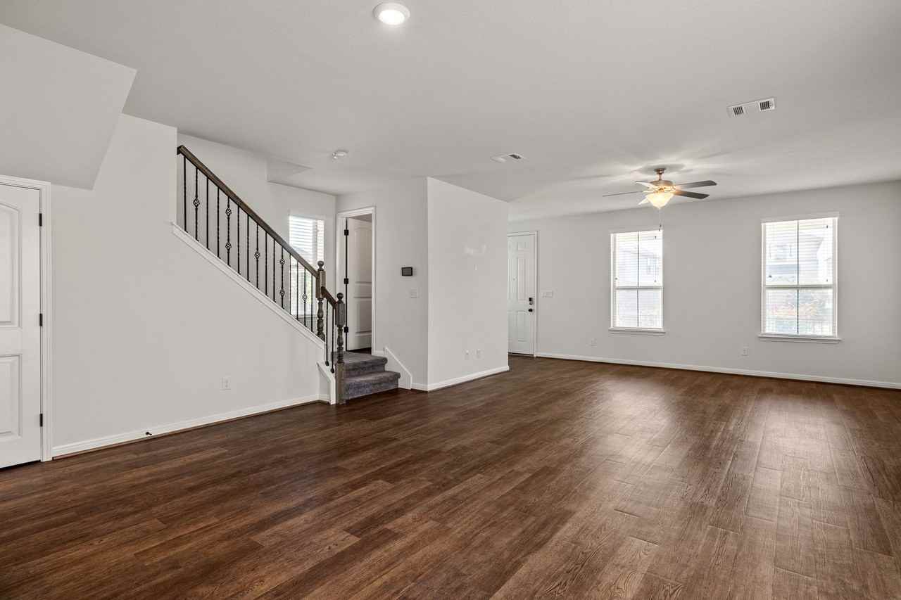 2904 Harvester Ln - Photo 6 of 20