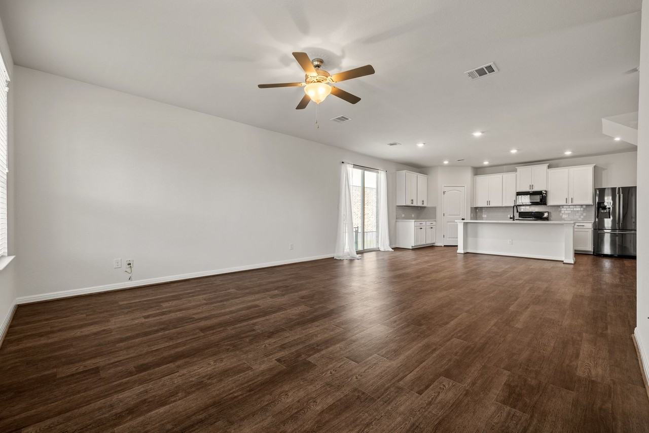 2904 Harvester Ln - Photo 5 of 20