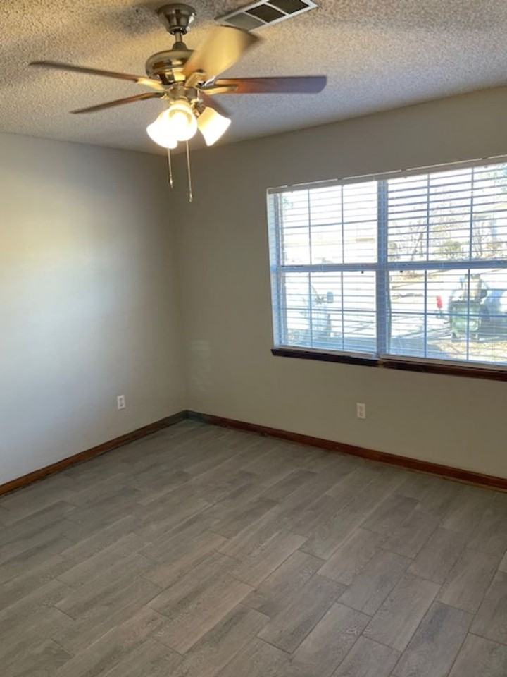 1150 Gentry Dr - Photo 5 of 7