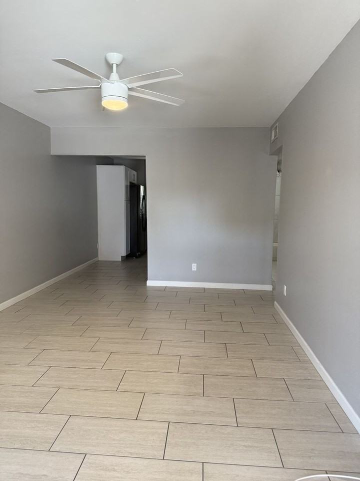 4110 N 22nd St #2 - Photo 4 of 9