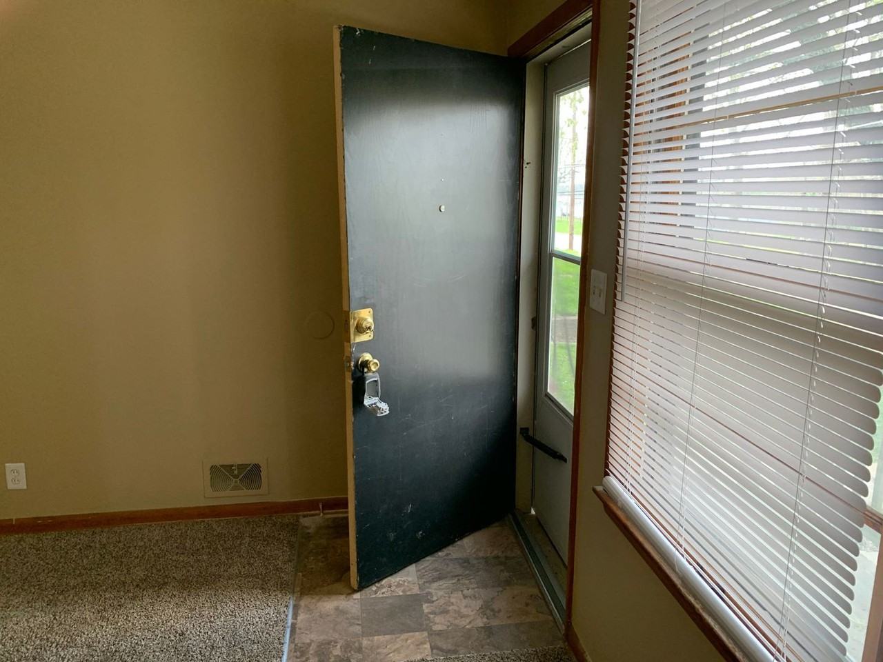 305 W Linden Ave - Photo 3 of 16