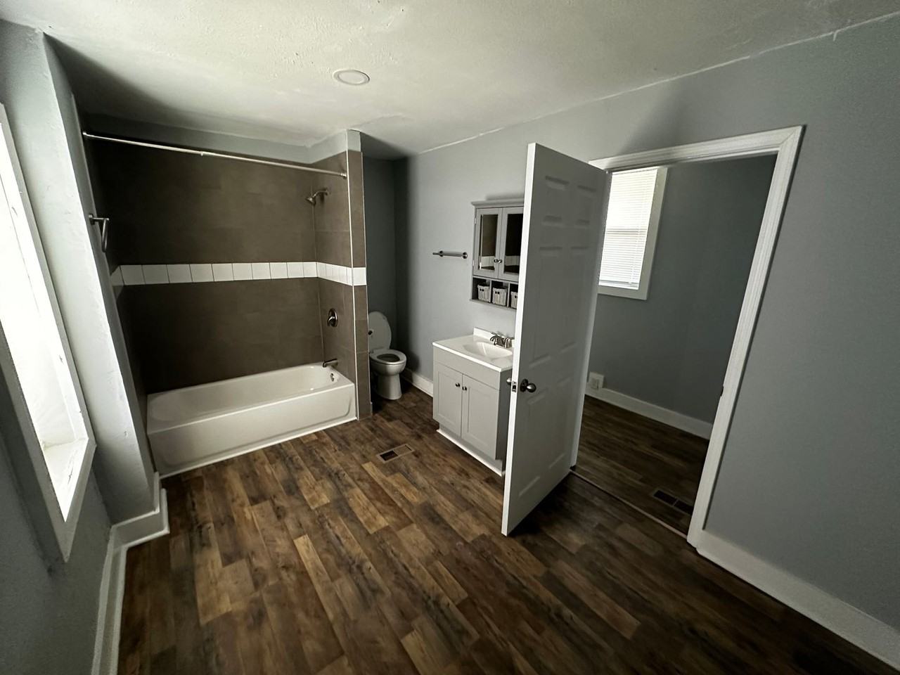 2214 Herman Ave - Photo 7 of 11