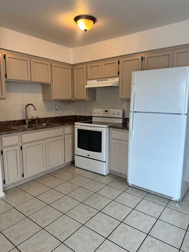 4866 W 19th St - Photo 2 of 10