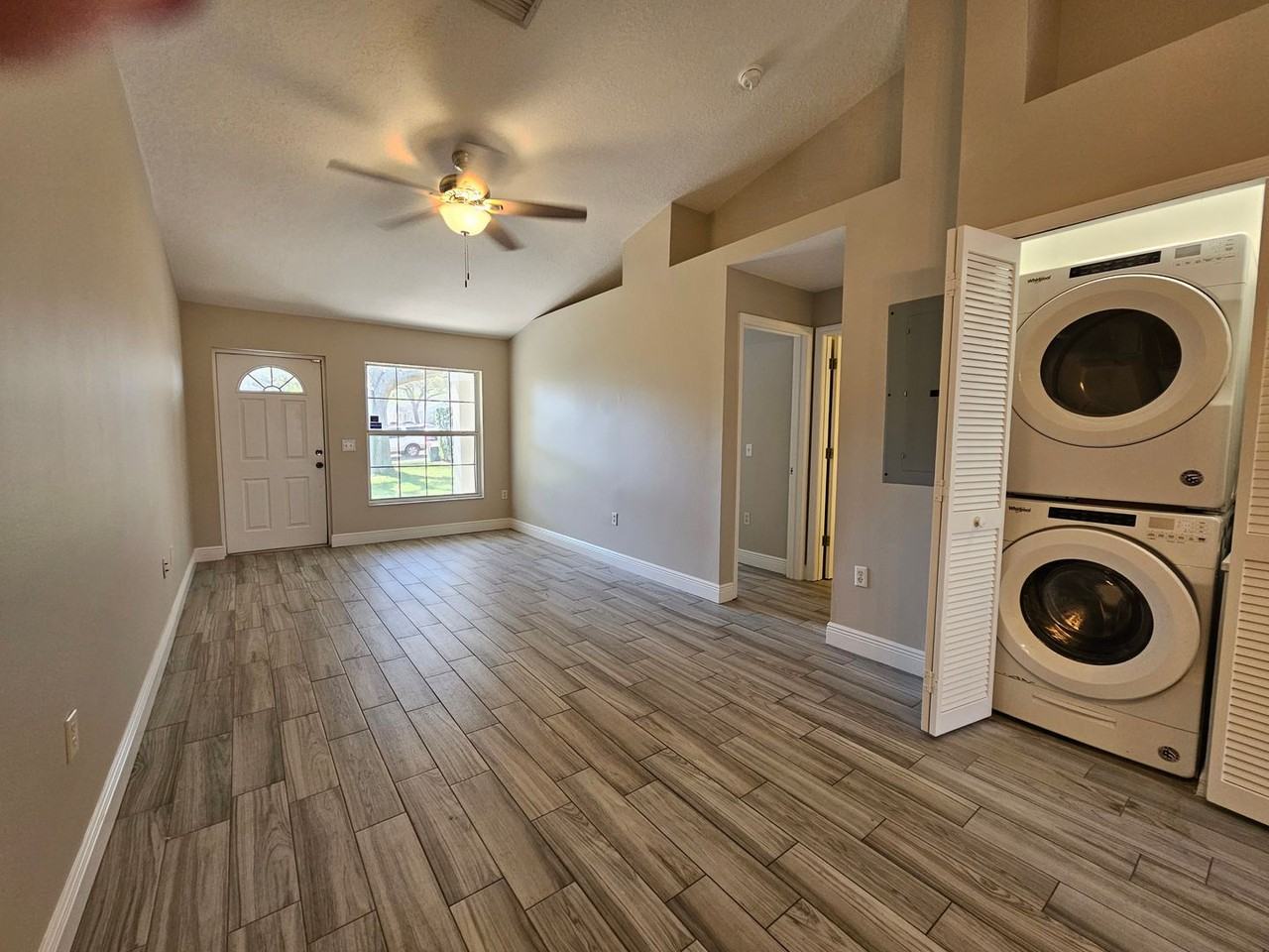 602 S Grand Hwy - Photo 3 of 31