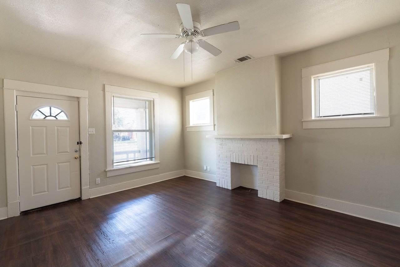 2824 Gorman - Photo 4 of 11