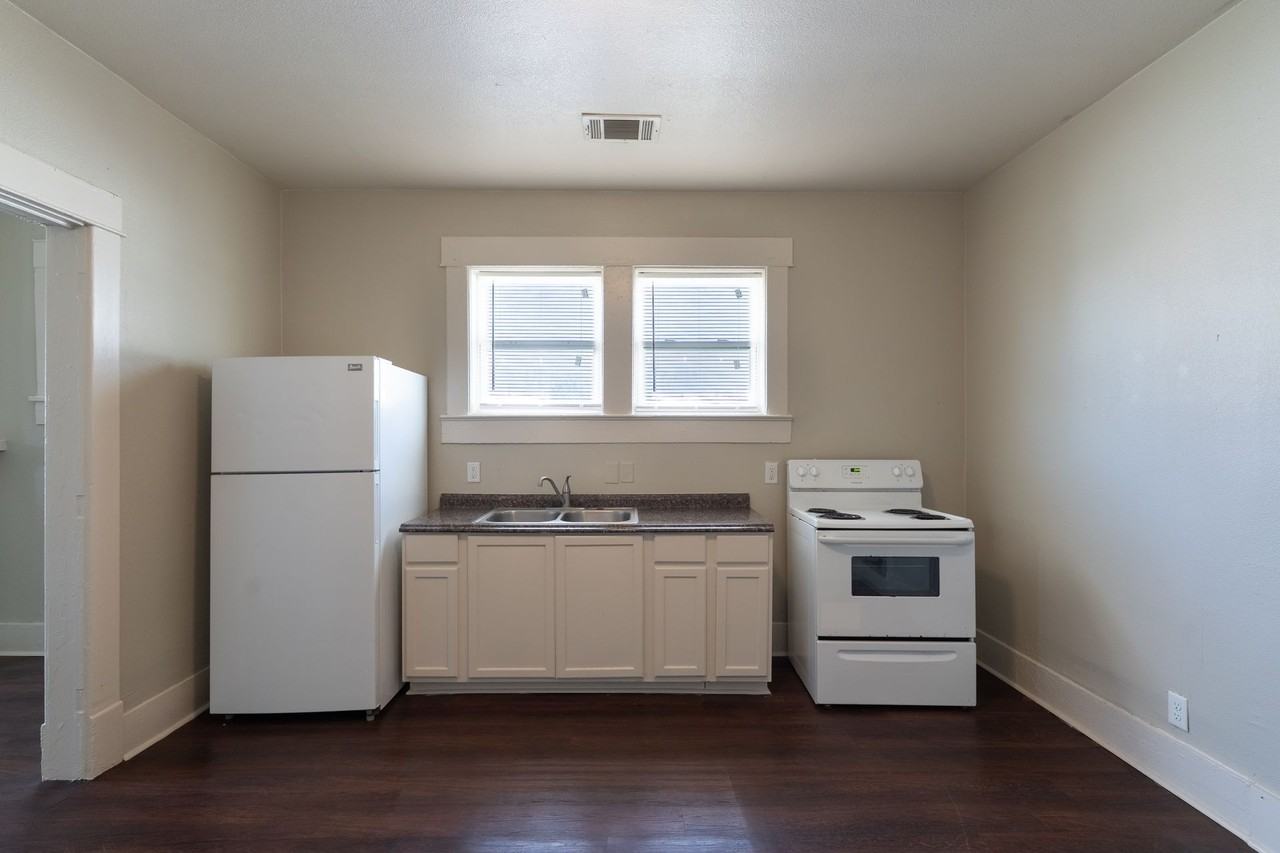 2824 Gorman - Photo 6 of 11