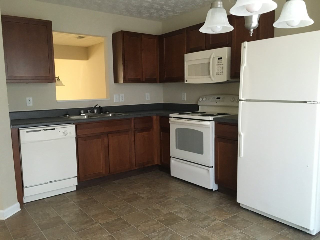 11404 S Grove Dr - Photo 2 of 5