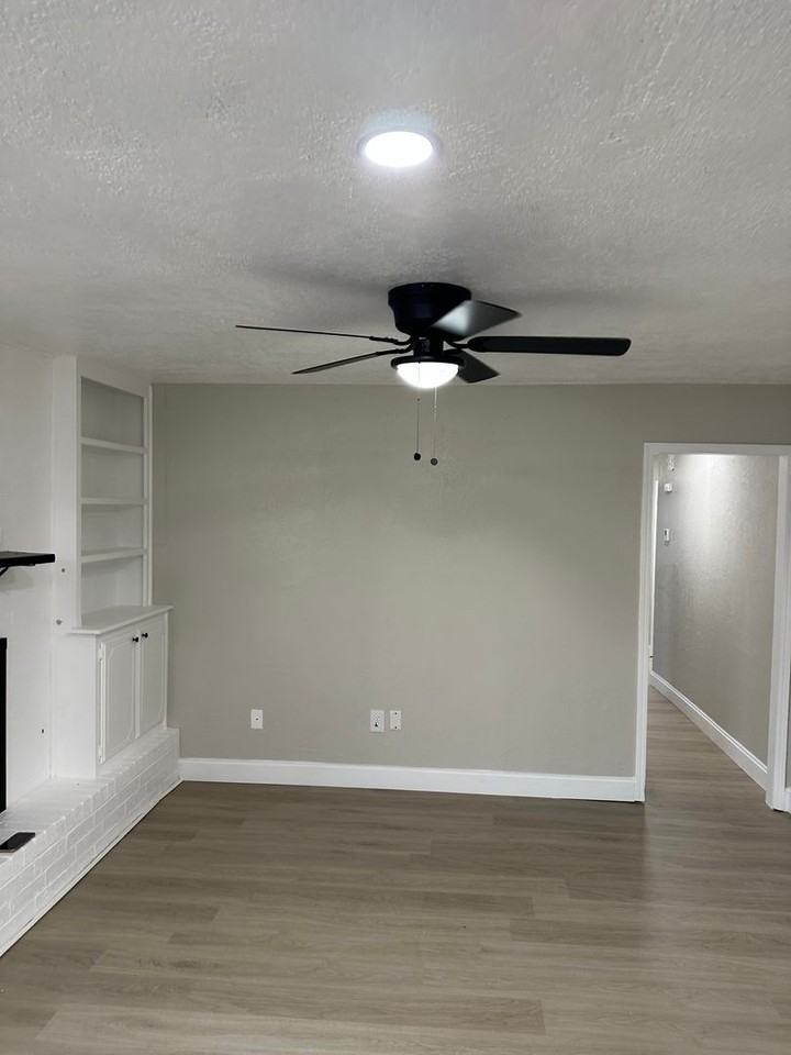 2606 Ne Lake Ave - Photo 4 of 31