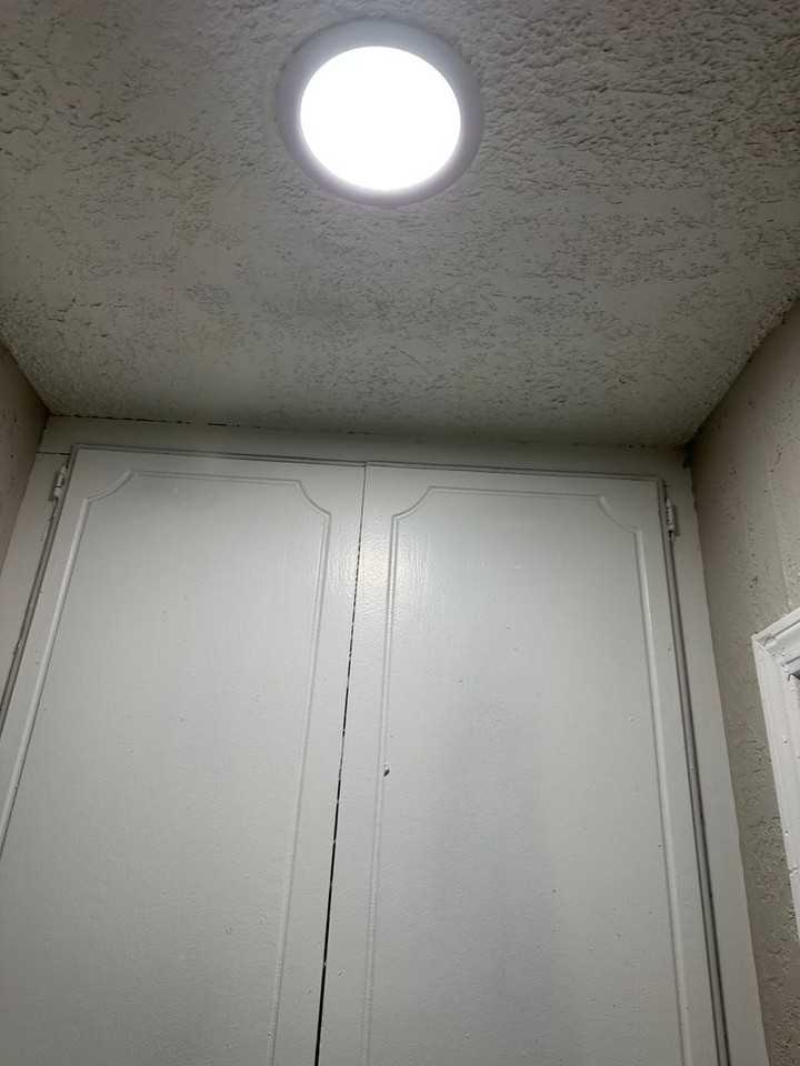 2606 Ne Lake Ave - Photo 6 of 31