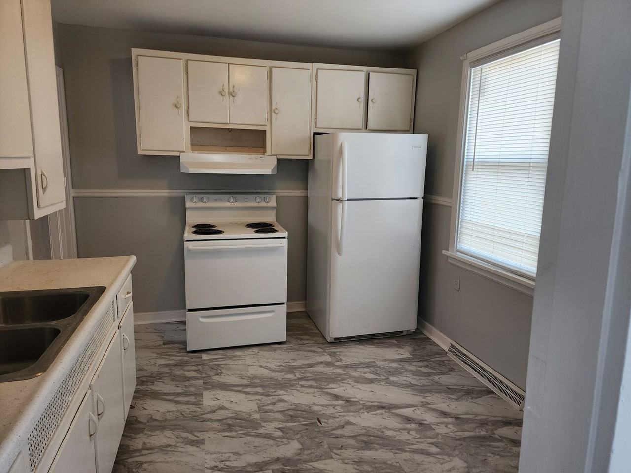 1709 Hopkins Rd - Photo 3 of 13