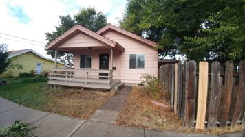 featured image of 2130 Oak Avenue