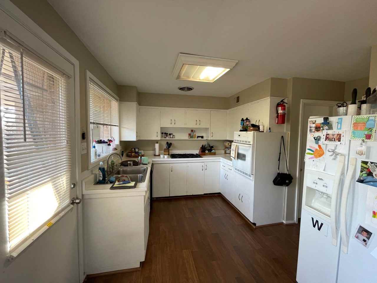 2140 White Way - Photo 2 of 13