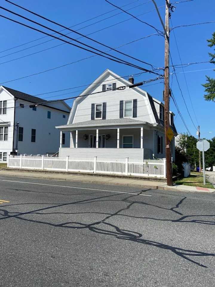 184 Fruit Hill Ave - Photo 3 of 18