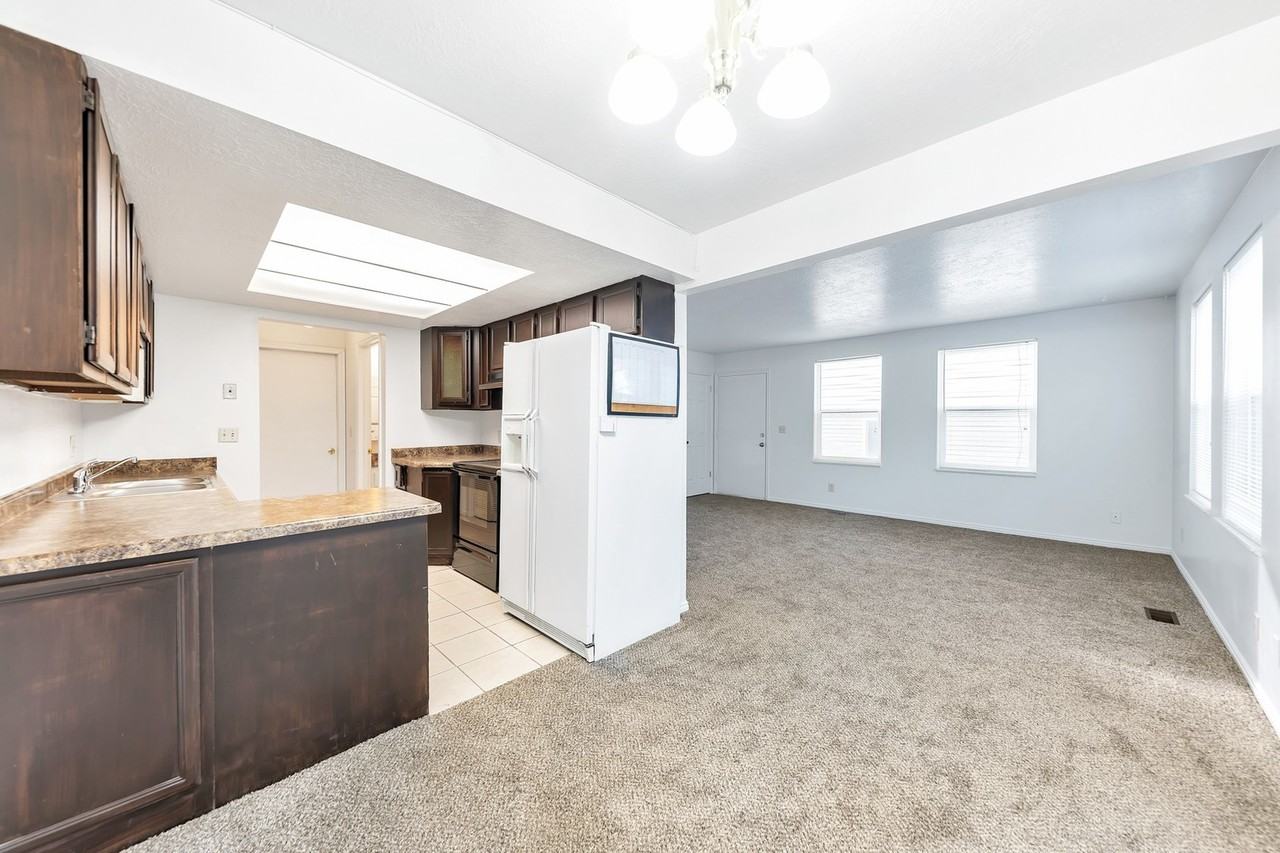 2792 W 5350 S - Photo 2 of 15
