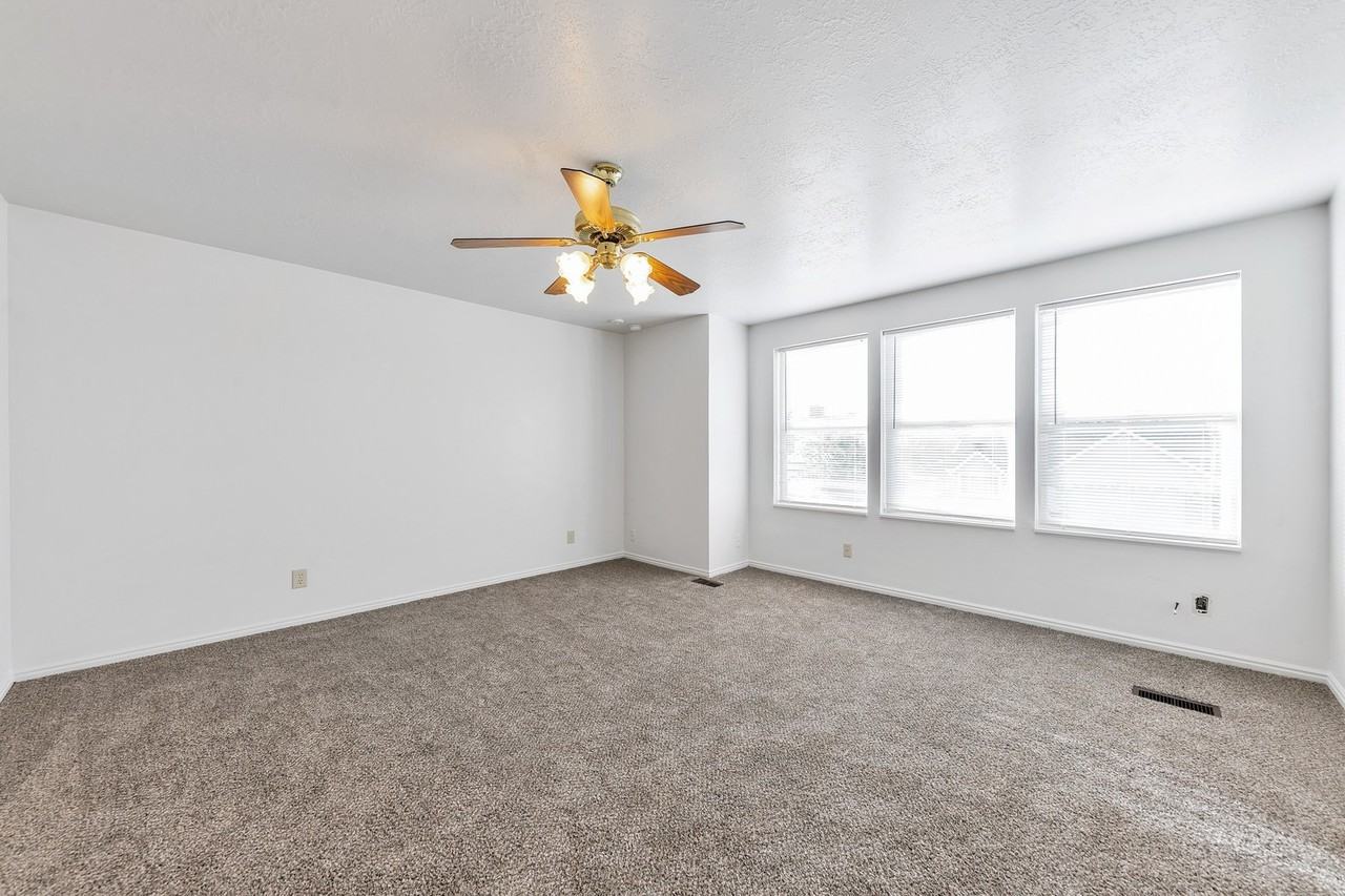 2792 W 5350 S - Photo 6 of 15