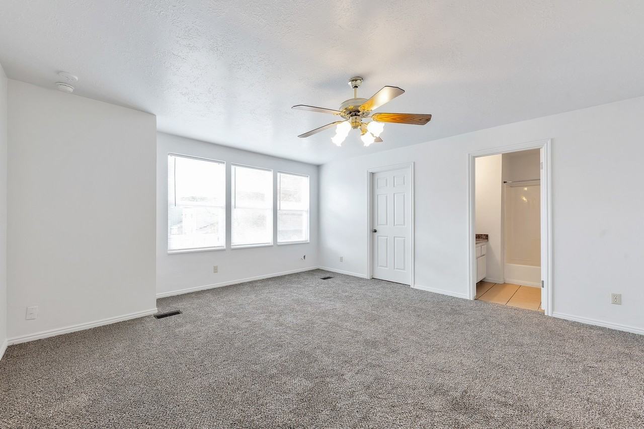 2792 W 5350 S - Photo 7 of 15