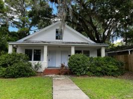 featured image of 1005 N Oak St Apt B #Apt B