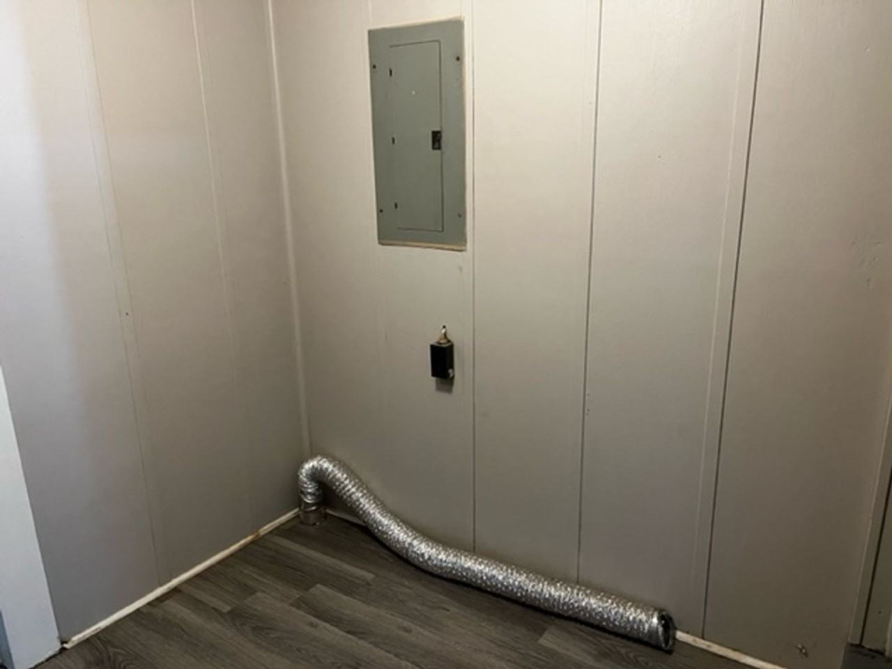 1005 N Oak St Apt B - Photo 5 of 9