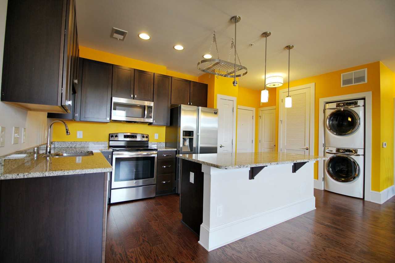 700 Finsbury St - Photo 5 of 14