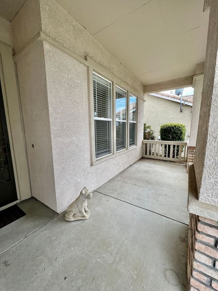 2710 Stampede Ct - Photo 3 of 16