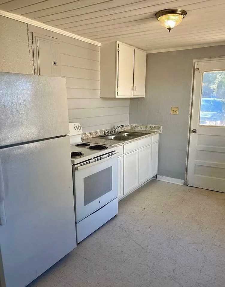 1210 Gillespie Avenue - Photo 4 of 5