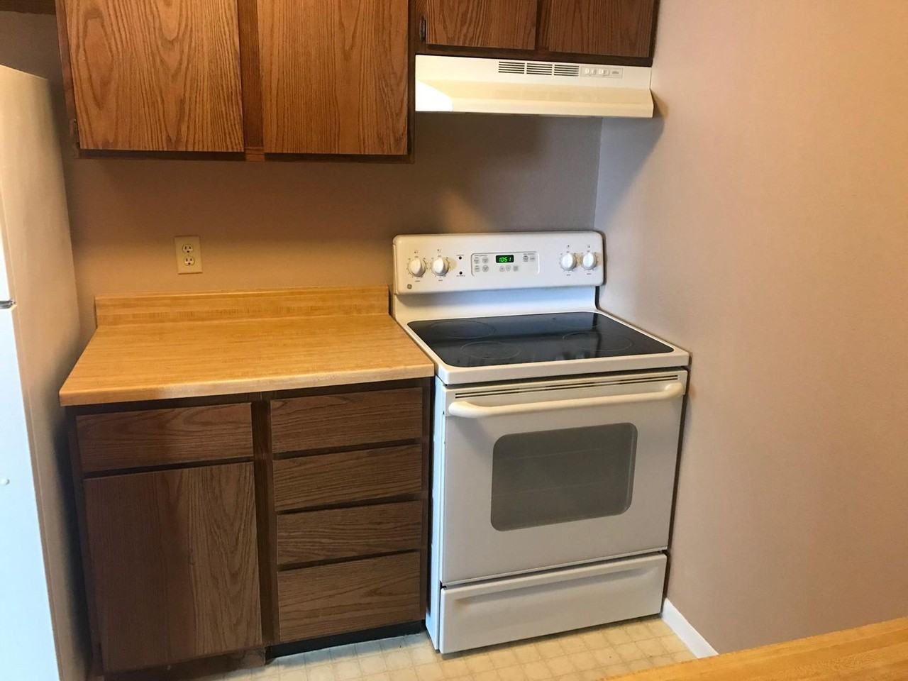 616 BLUEBIRD DR - Photo 2 of 7