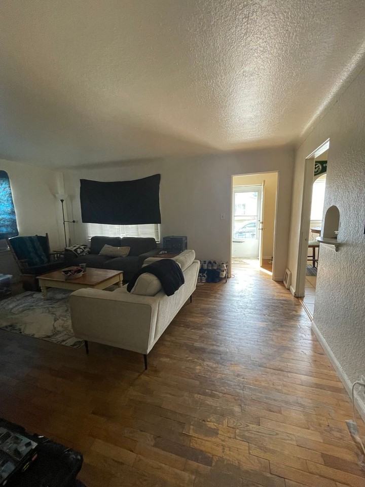 1120 W Myrtle St - Photo 3 of 17