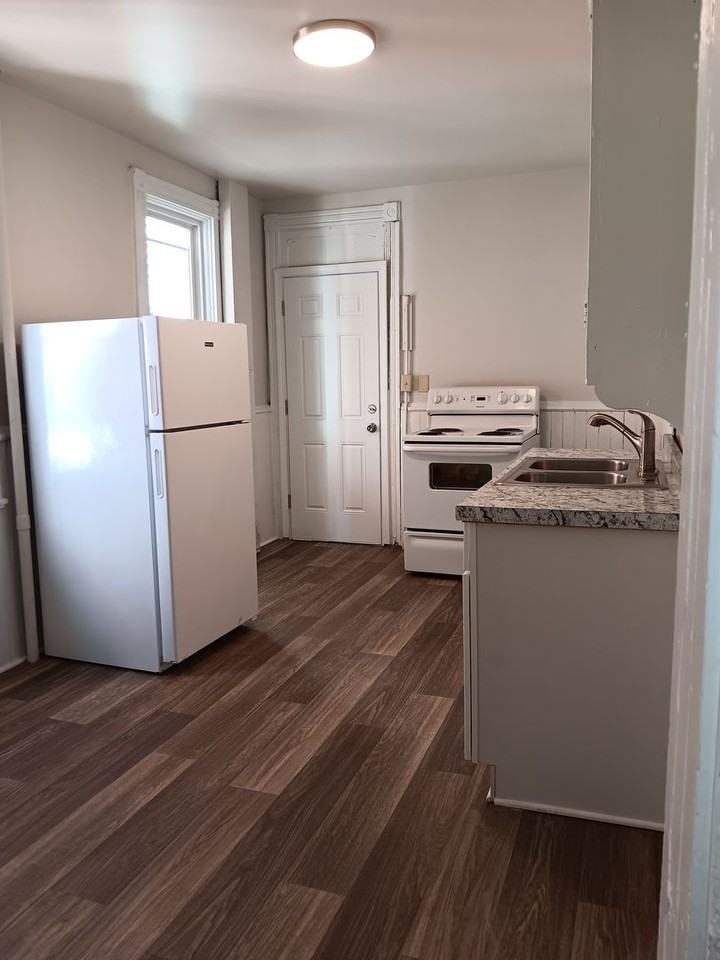 538 Lafayette St - Photo 3 of 18