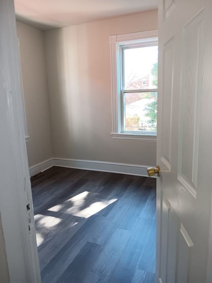 538 Lafayette St - Photo 6 of 18