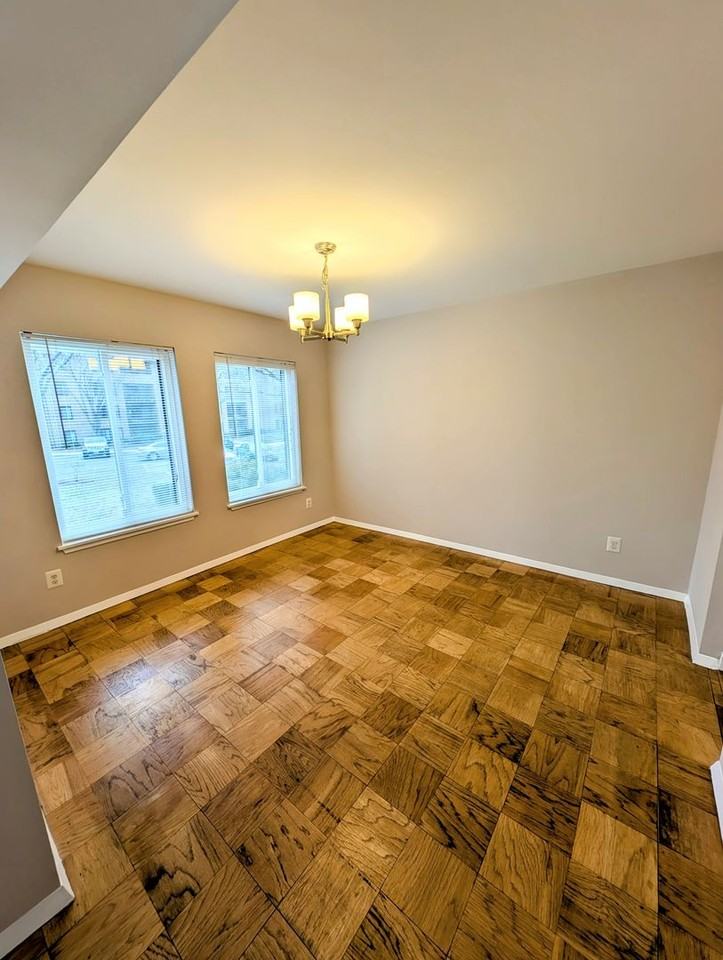 11309 Commonwealth Dr Apt T2 - Photo 6 of 34