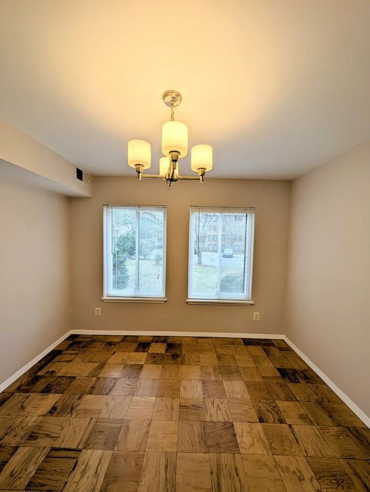 11309 Commonwealth Dr Apt T2 - Photo 7 of 34