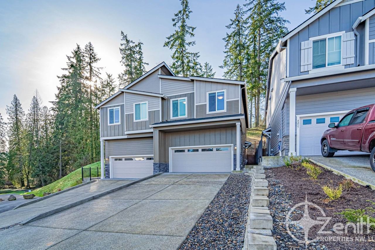 4261 Cloverhill Way - Photo 2 of 31
