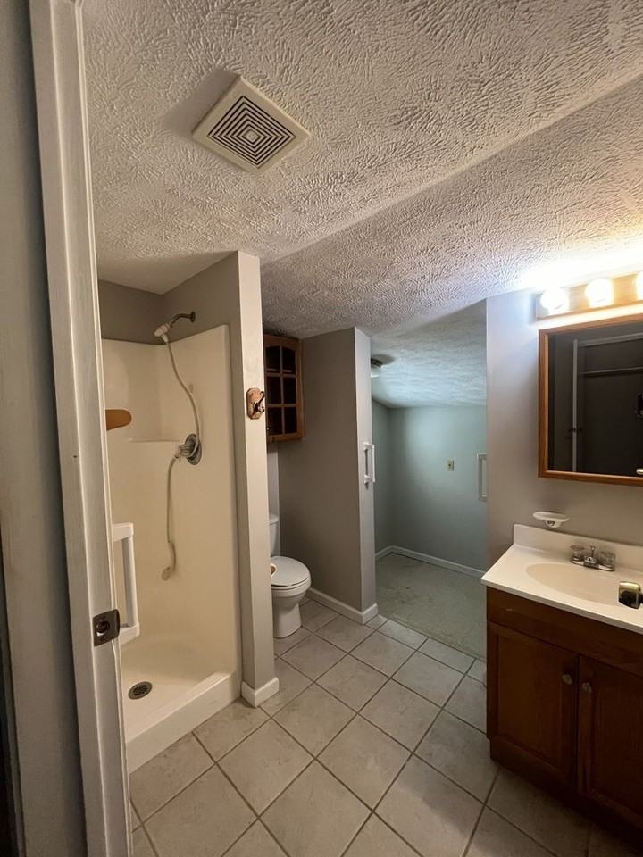 2001 Elmwood St - Photo 5 of 10