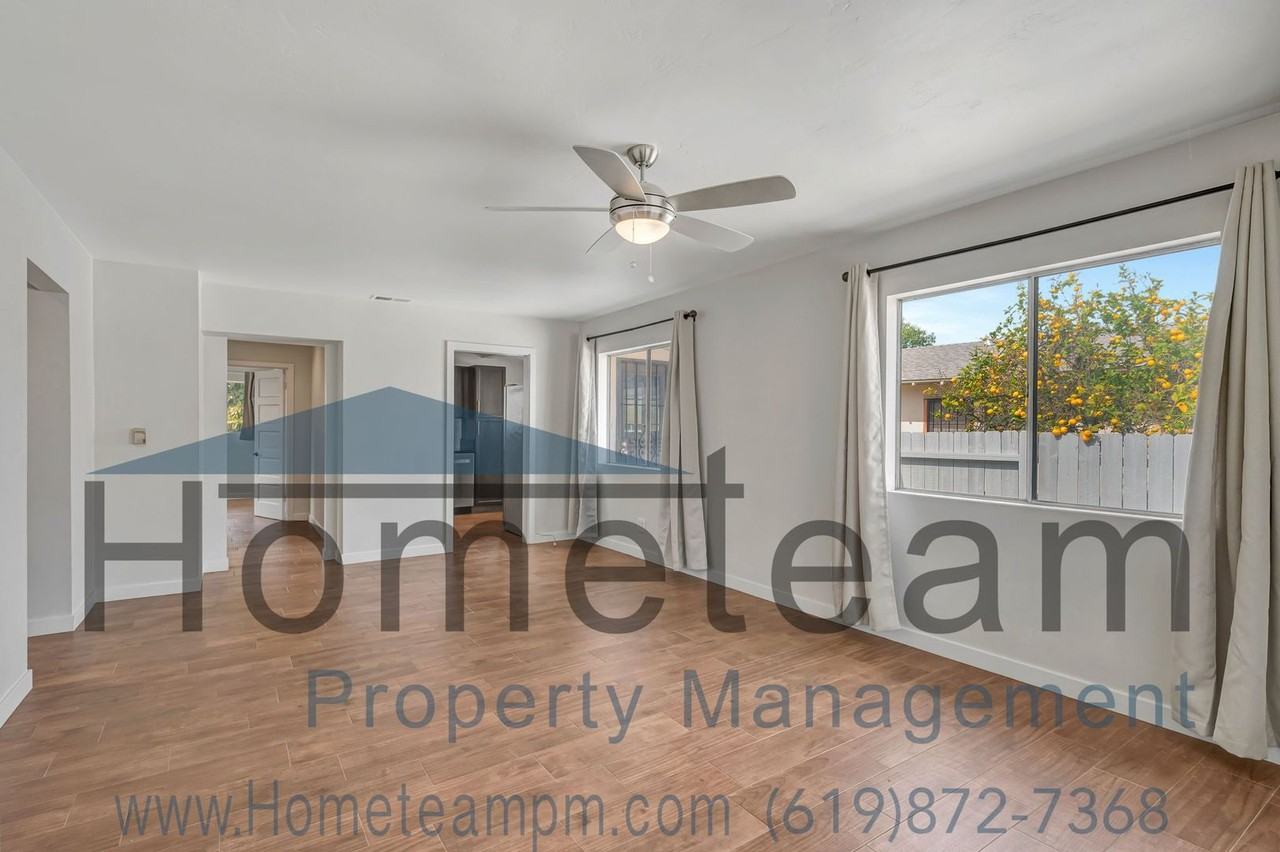 4070 45th St - Photo 3 of 26