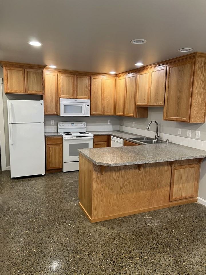 8716 Golden Given Rd E - Photo 2 of 14