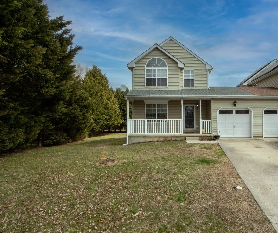 247 Academy Ln - Photo 3 of 31