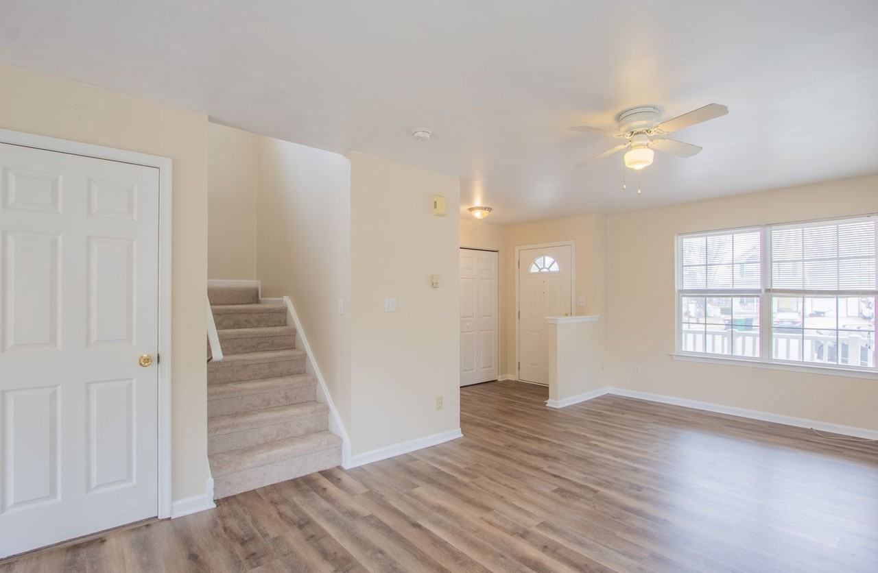 247 Academy Ln - Photo 6 of 31