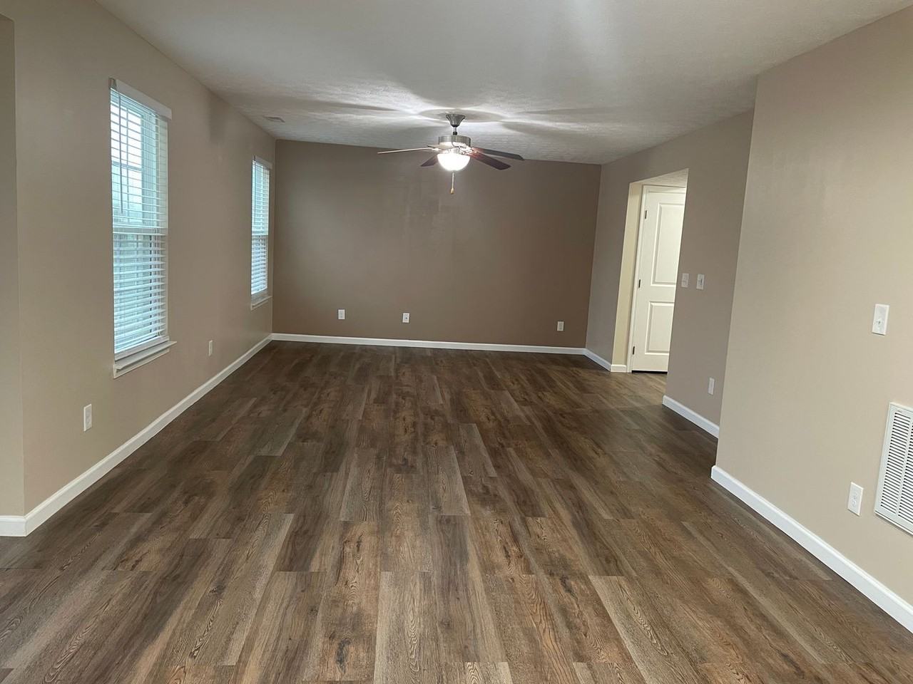 2402 Brantwood Blvd - Photo 5 of 25