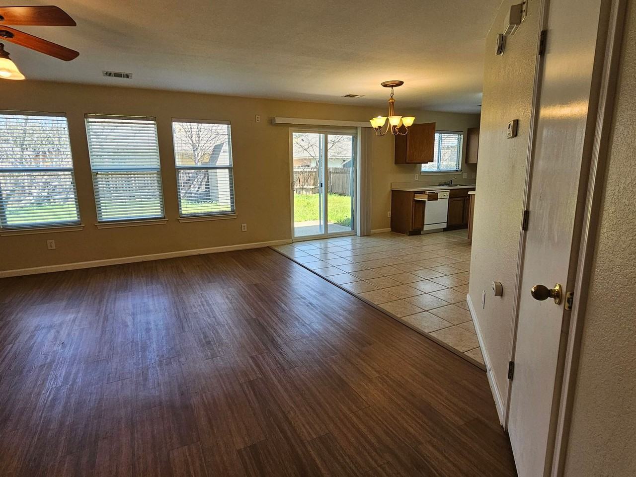 221 Primrose Blvd - Photo 5 of 28