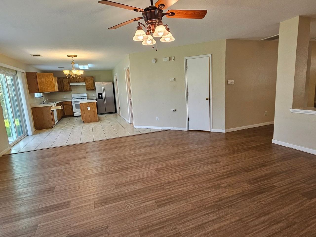221 Primrose Blvd - Photo 6 of 28