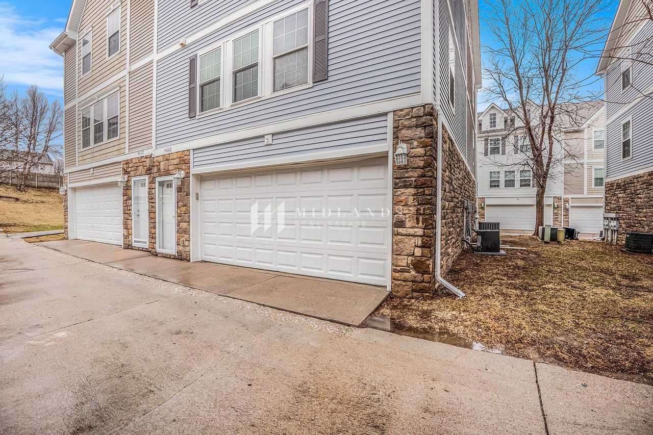 14668 Sahler Ct - Photo 2 of 16