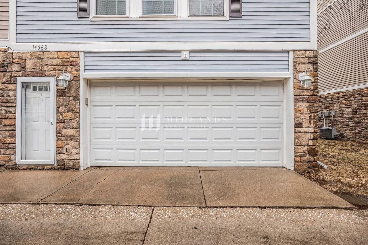 14668 Sahler Ct - Photo 3 of 16