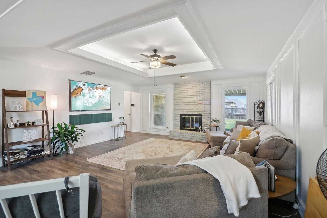 328 Shepards Hill Dr - Photo 3 of 35